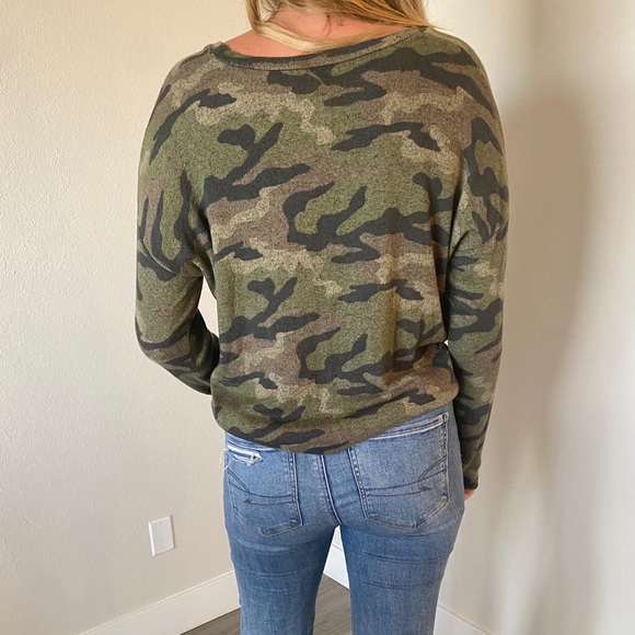 Camo Crew-neck Sweater - Picture 2 of 4